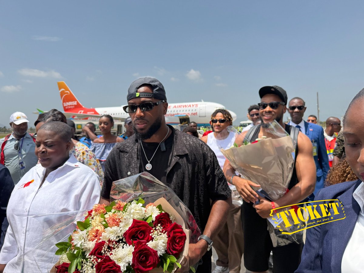 TICKETmaghaiti's tweet photo. Duckens Nazon, Martin Experience et Josué Duverger, 3 joueurs de la sélection nationale viennent d’arriver au Cap-Haïtien. À l’initiative de Sunrise Airways et Nomad Travel, les grenadiers visiteront Cap-Haïtien, Port-au-Prince et les Cayes.
#TicketToupatou
.
.
📸: @jdanielsenat https://t.co/8XsGUA72th