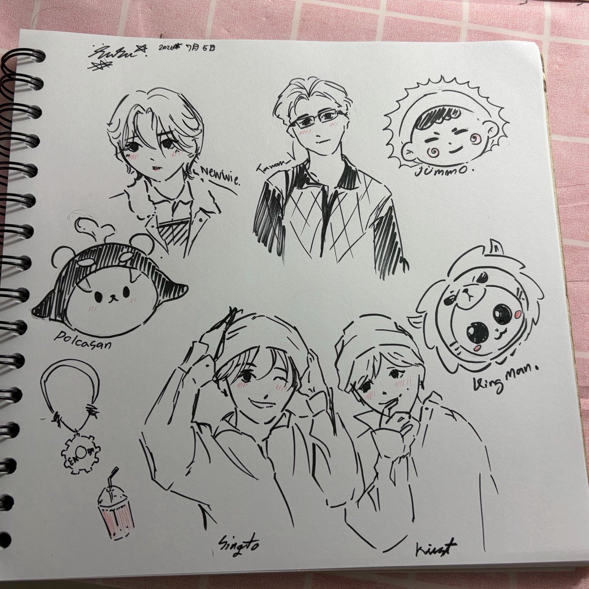 naykonawagad's tweet photo. หลังจากไปงานหนังสือ เจอบูทวาดรูป จากที่เคยหมดไฟไปนาน กลับมาก็มีไฟเลยลองฝึกวาดดู จะฝึกเรื่อยๆคับ🩷
#คริสสิงโต #newwie https://t.co/EM5iEuFrgh