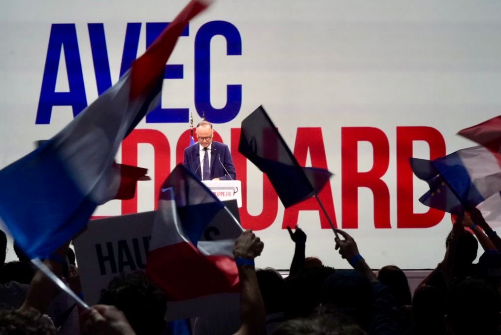 ClementGrelard_'s tweet photo. Plus de 5 200 personnes réunies autour d’@EPhilippe_LH ! 
Qui il est (vraiment), ce que nous sommes aujourd’hui et où il veut nous emmener.
Le 5 juillet, première pierre des cinq prochaines années.
@ChristopheBechu 
#CroireEnNous
#AvecEdouard https://t.co/piN6pFba3J
