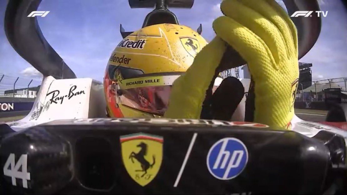 fiagirly's tweet photo. Lewis Hamilton clapping for Charles Leclerc after the race 🥹🫶🏽 https://t.co/4lMjwGh657