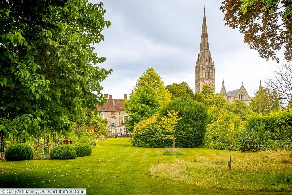 OurWorldforYou's tweet photo. There's something a little niche on our YouTube. A visit to the home of former UK Prime Minister Ted Heath, #Arundells, in the heart of #Salisbury, Wiltshire. Find out more about the sailor, musician and statesman from the 1970s - https://t.co/JqDc2pyCp7 https://t.co/Ge3qPtmaDF