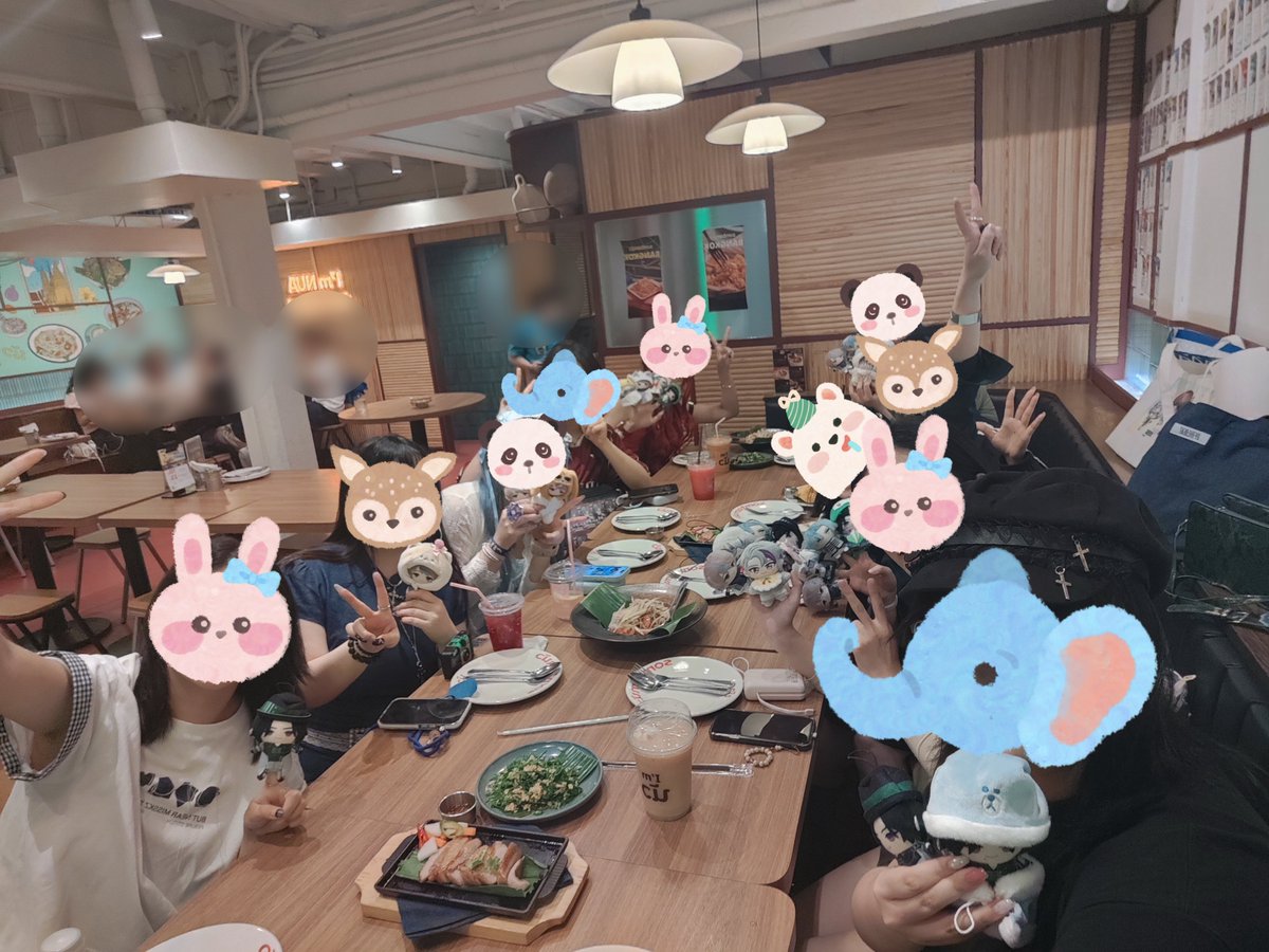 nakin_ye's tweet photo. 晚餐 with Hzbeats：
😋😋😋😋😋💓
😋😋😋😋😋🎤

@Yuanyuan_0830 
@AbeErika17 
@Doremin201911 
@violetakim1230 
@d_OoO_nuts 
@Miya_Yuriii 
@Victoria_Limi 
@Xiaochi1205 
@ye_luo2035 https://t.co/ouUCLrQs0Z