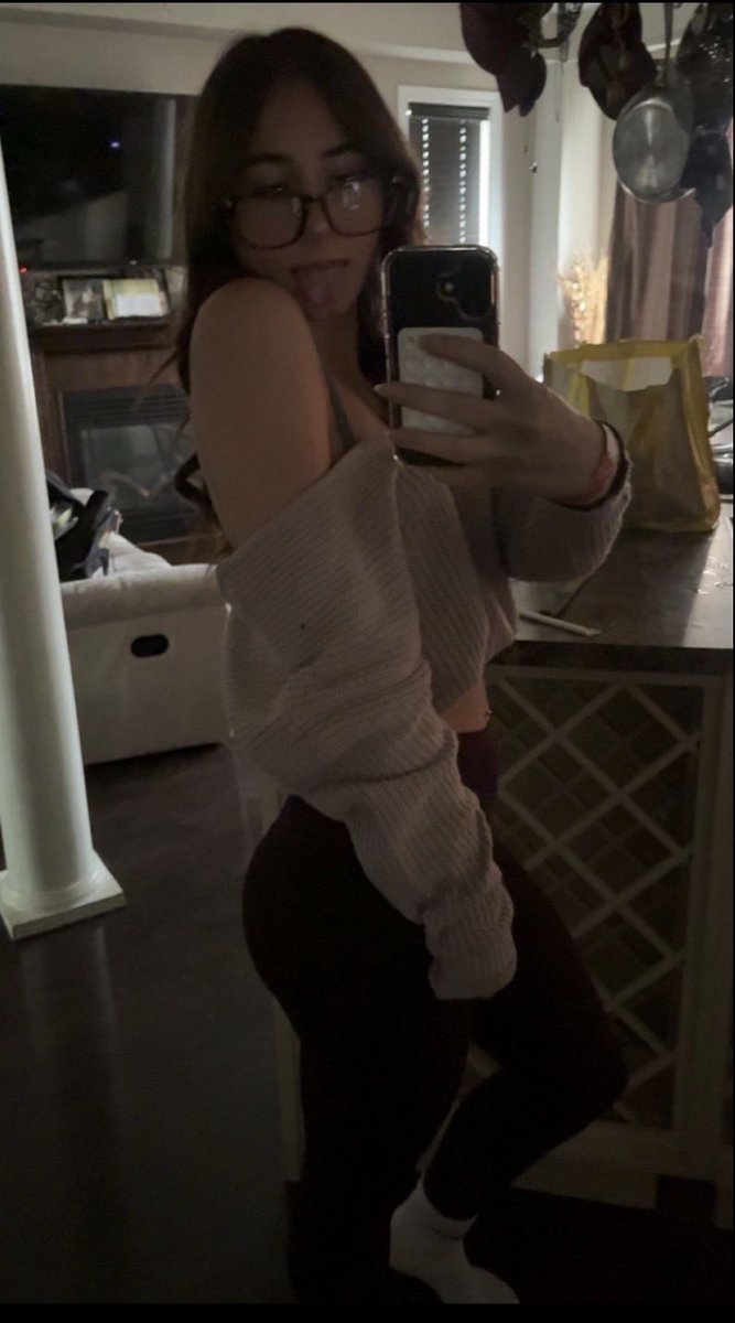 Gooner1922's tweet photo. More bops #wankchat #goonertwt #bop #cum #boobs #tits #goon #tits #ass #socks https://t.co/Wj4CNs4DDH