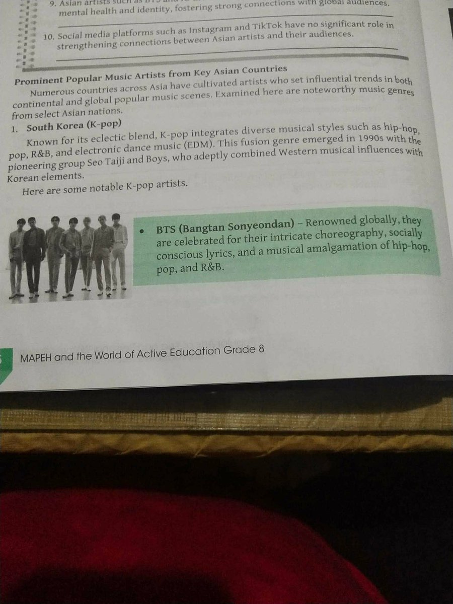 Yen4Yoon's tweet photo. My niece told me na naging topic nila sa school ang BTS and she sent me this. Hahaha 💜🫶 https://t.co/RkNE5noTrt