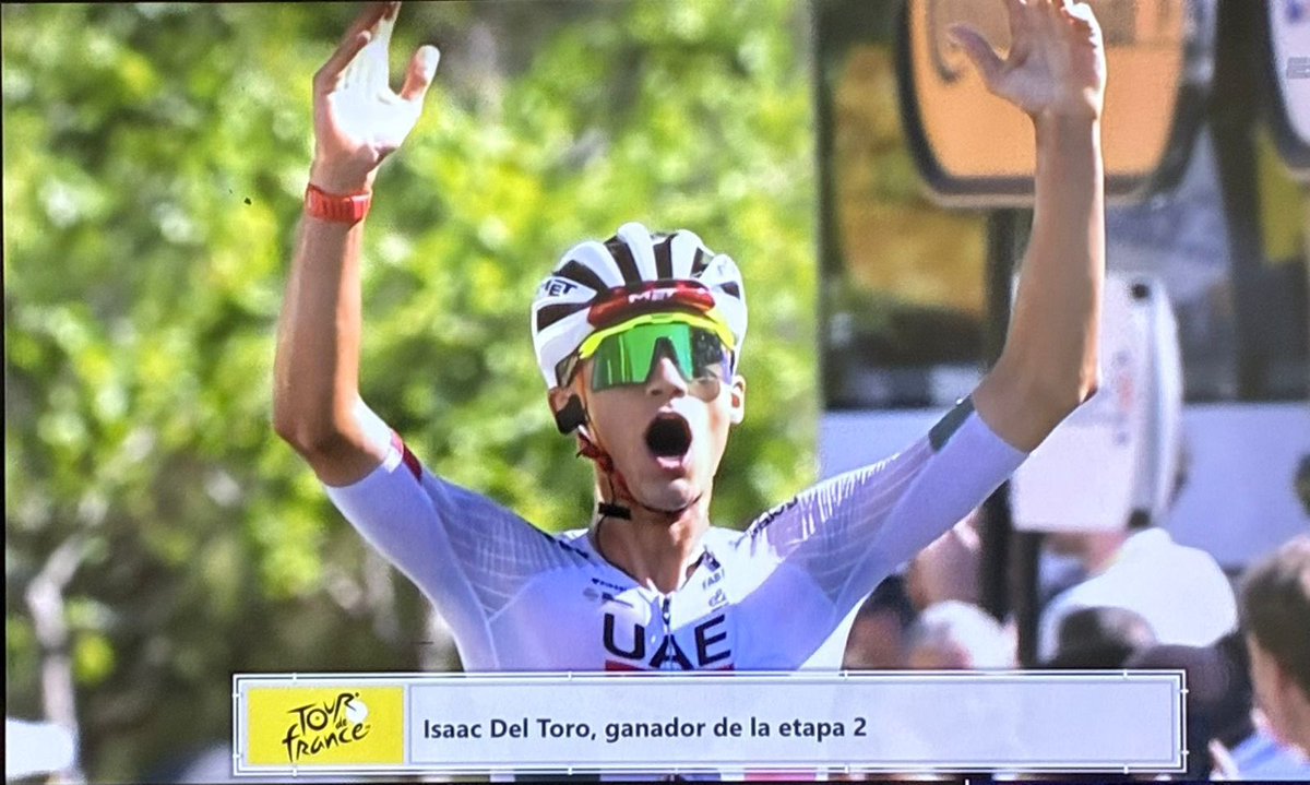 Agustin_TorresD's tweet photo. Orgullo mexicano❤️🇲🇽

Isaac del Toro acaba de ganar la Etapa 2 en la carrera ciclista más importante del mundo: el Tour de Francia.

Hoy es el día de México, sin duda.
¡Felicidades Isaac! https://t.co/TwJBWoxoP8