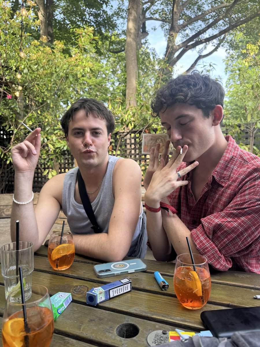 1luvmichaelcera's tweet photo. twink friend hooking up with a finance bro, call that inside-of trade-ing https://t.co/cSA7pLIDtm