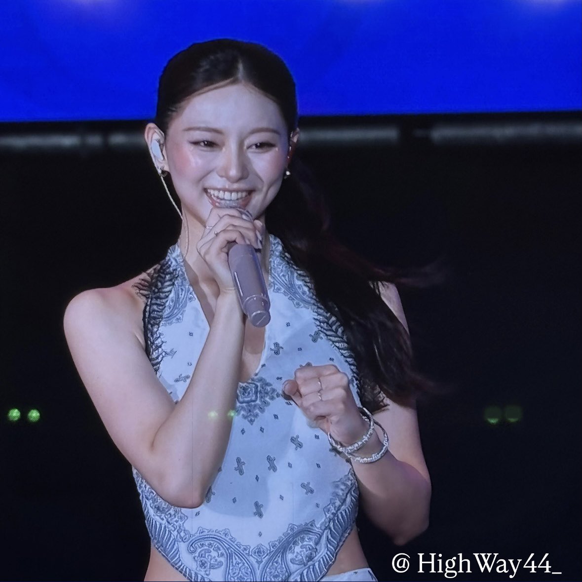 HighWay44_'s tweet photo. 260703 高雄啤酒音樂節

世界上最美好的風景就是子瑜的笑容💙

#TWICE #TZUYU #周子瑜 #子瑜 https://t.co/xbEs3LVt9v
