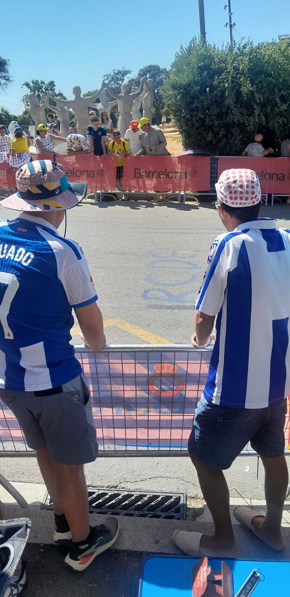 FranceRcde's tweet photo. #rcde en el Tour ! https://t.co/cNH1K4cWsm