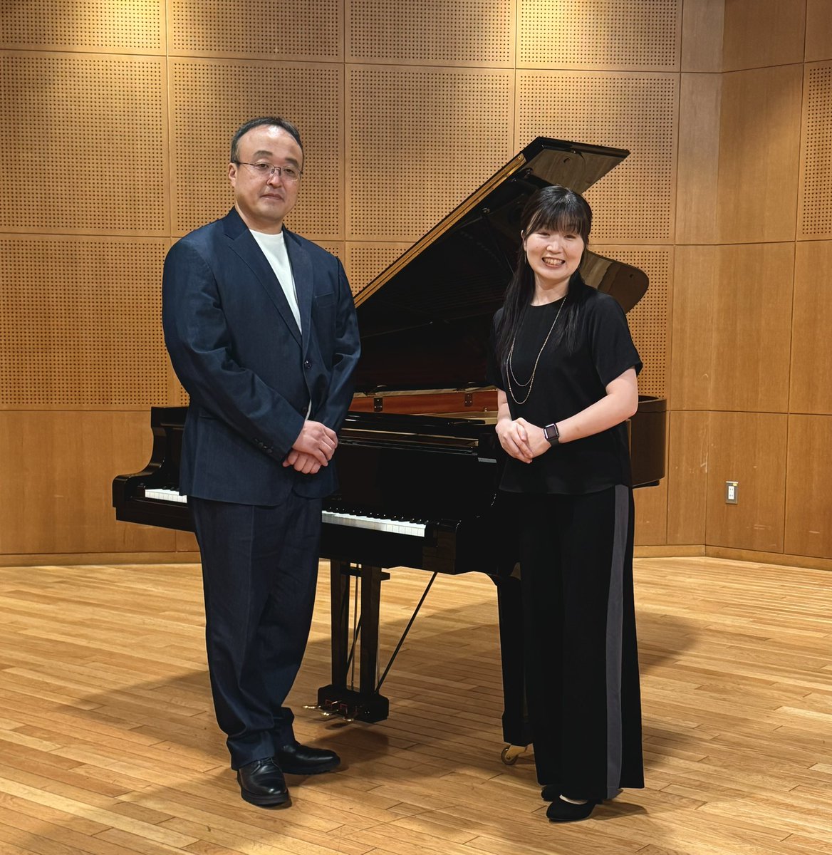 isujikuho's tweet photo. 本日は、ノートルダム清心学園オーケストラ部講師・大谷香織先生と、貴重な対談をさせていただきました。🎹♪

絶対音感という繊細な感覚を持つ大谷先生。
中心軸という身体感覚を探求する私。

分野は違っていても、身体に関する繊細な感覚や技術を追求する姿勢には多くの共通点がありました。

大谷先生のお話はとても興味深く、私自身の感性にも深く響く時間となりました。

貴重なお時間をいただき、本当にありがとうございました✨

#絶対音感 #絶対軸感
#イス軸法 #オーケストラ