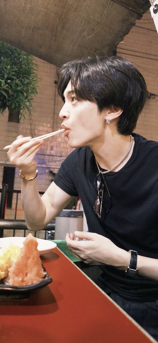 tmmyuta22's tweet photo. 彼氏じゃん　泣 https://t.co/iSbYhz0658