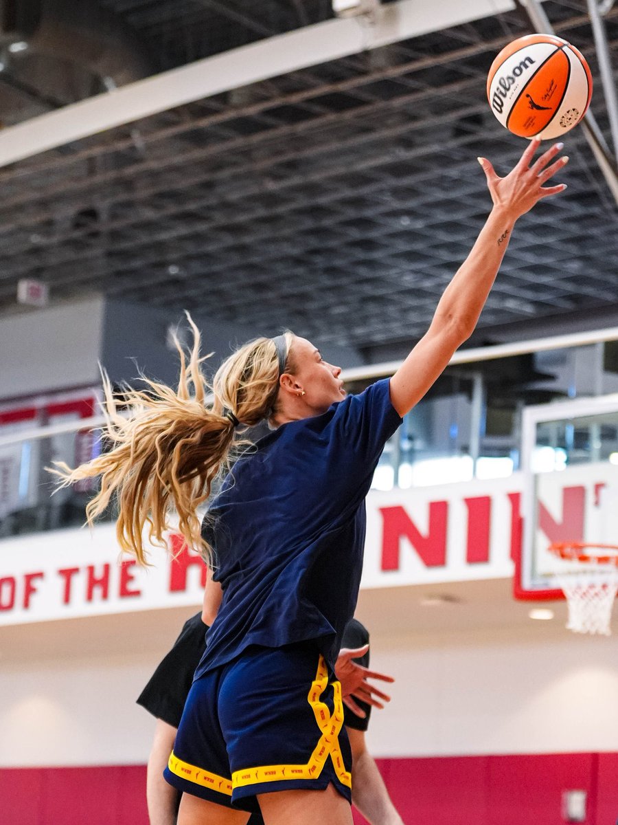 Sophaller8C's tweet photo. It’s Game Day 💯🏀
Let’s Go fever girls ⛹️‍♀️⛹️‍♀️⛹️‍♀️
Feel the energy that’s the spirit of the enforcer ⚡️⚡️⚡️

#8 Force https://t.co/jWuxhZ5nOY
