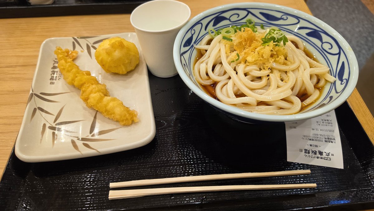 kuwatoron's tweet photo. 今回の遠征で食った飯たち　こいつ麺しか食ってないやん https://t.co/wT8NRgO2Li