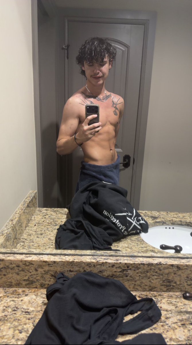 realcarsoncocks tweet picture