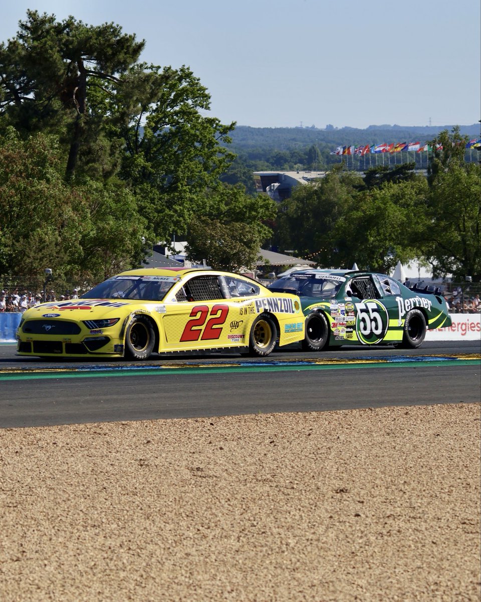 M_Budziak's tweet photo. NASCAR w Le Mans to być może jedyna taka okazja w życiu. Trzeba było ją wykorzystać. Fantastyczne doświadczenie. #NASCARwizja https://t.co/nRjtzMlNzj