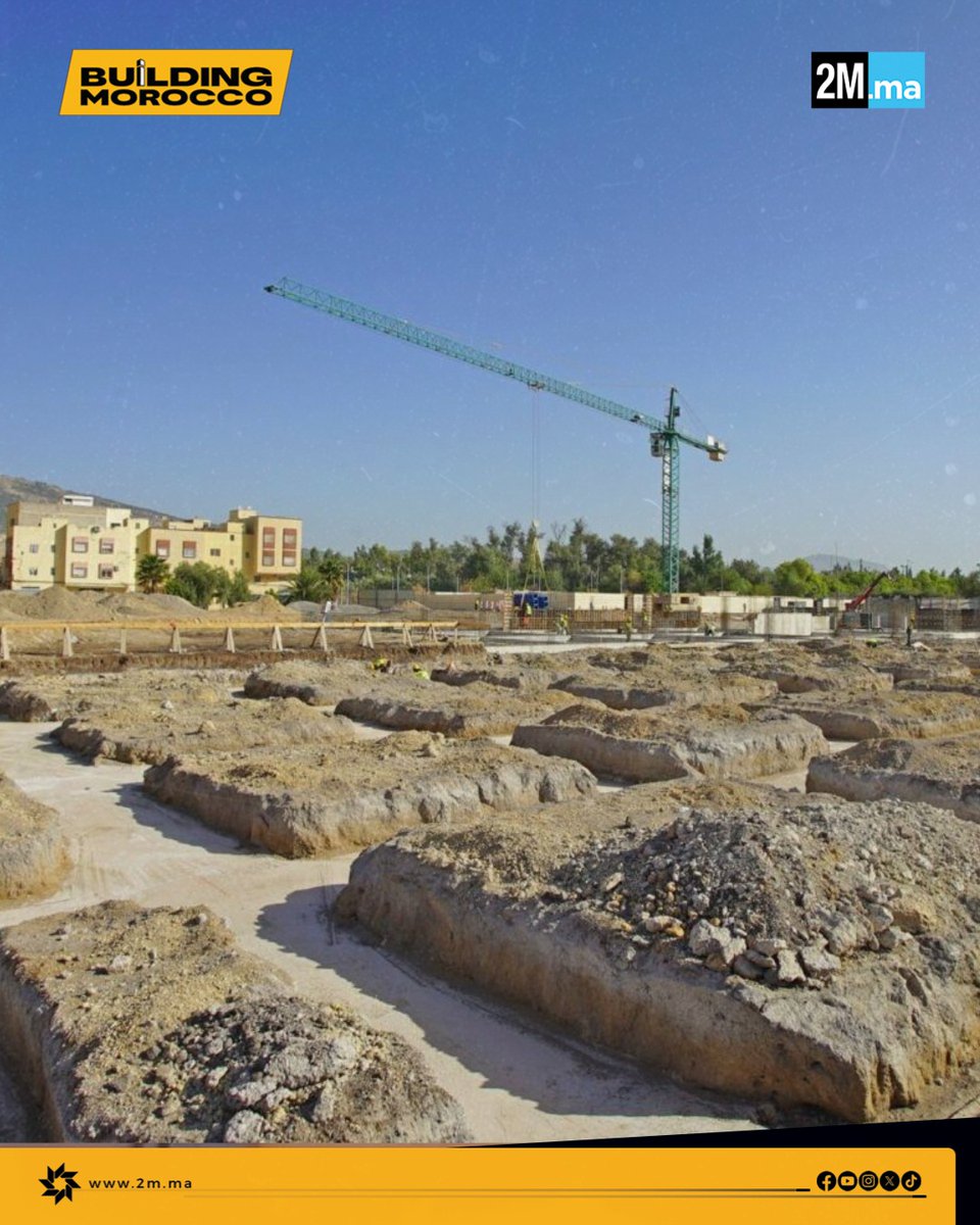 BuildingMorocco's tweet photo. تتواصل أشغال إنجاز المركز الاستشفائي الإقليمي بنسودة بمدينة فاس، مع تقدم ورش الأساسات الذي يعد من أكثر مراحل المشروع تعقيداً من الناحية التقنية.

ويشمل هذا الورش إنجاز أرضية الأساسات (Radier général) مدعمة بكثافة عالية من حديد التسليح، إلى جانب عدة بنايات استشفائية منفصلة، ما يتطلب دقة كبيرة في تنفيذ أشغال الخرسانة المسلحة واحترام أعلى المعايير الهندسية.

ويُرتقب أن يعزز هذا المشروع العرض الصحي بمدينة فاس، من خلال توفير بنية استشفائية حديثة تستجيب لحاجيات الساكنة وتواكب تطوير المنظومة الصحية بالمملكة.

📸 المصدر: EMB MAROC

#Building_Morocco #فاس #المركز_الاستشفائي #البنيات_التحتية #الصحة