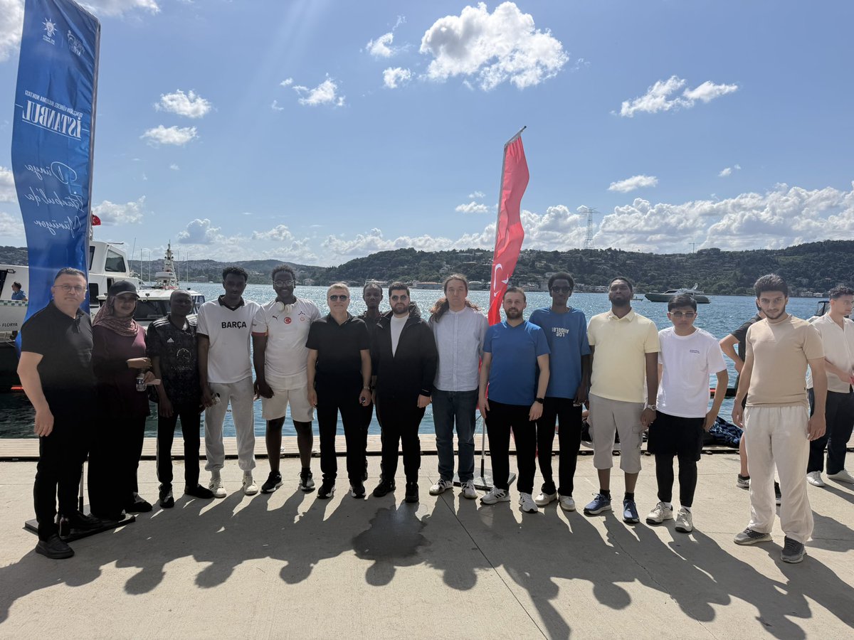 drfatihtuna's tweet photo. Gençliğin Küresel Buluşma Noktası İstanbul programı kapsamında, dünyanın farklı ülkelerinden gençlerle ve Küba İstanbul Başkonsolosu Sn. Raul Madrigal Cardenas ile birlikte
İstanbul Boğazı’nda yürüyüş yaptık.

İstanbul’un birleştirici ruhunu, farklı kültürlerden gelen gençlerin ortak heyecanıyla buluşturan bu anlamlı program; dostluğun, dayanışmanın ve uluslararası gençlik vizyonunun güçlü bir yansıması oldu.

AK Parti İstanbul Gençlik Kollarımızın öncülüğünde hayata geçirilen bu kıymetli organizasyonda emeği geçen herkese teşekkür ediyoruz.

@akpartiistanbul
@abdullahozdemir 
@nevzatyucetr 
@kurtulmussb