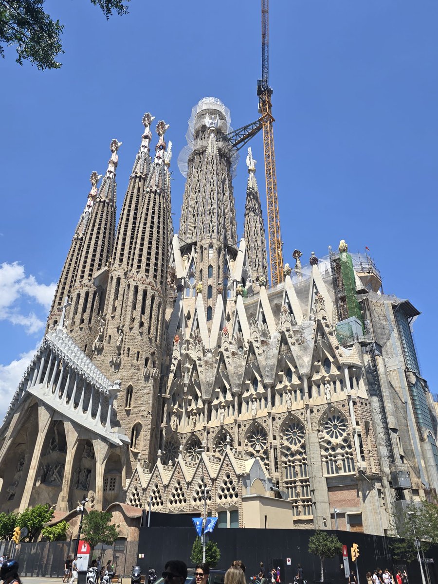M8Legende25504's tweet photo. @Havok_Spider Moi aussi la sagrada familya https://t.co/hWTsbIPUOl