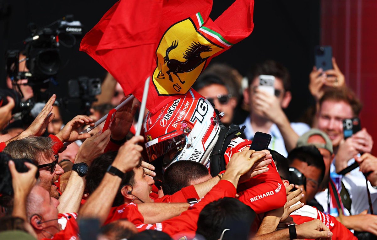 Forza16CL's tweet photo. HE IS THE CHARLES LECLERC 🔥 https://t.co/zo6CY98YTQ