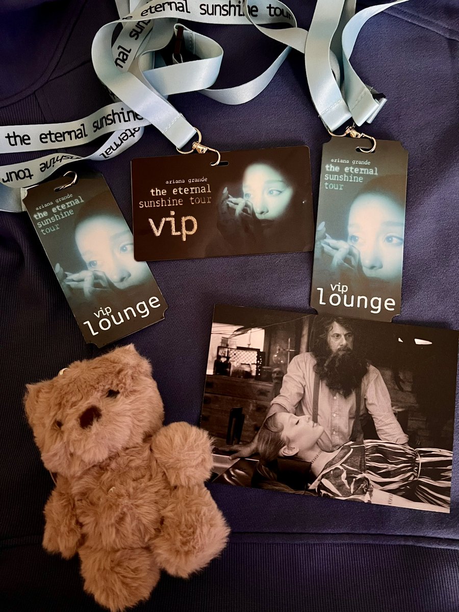godisawomanag's tweet photo. my keepsakes from the eternal sunshine tour sunrise 🩵 https://t.co/9531axEOgu