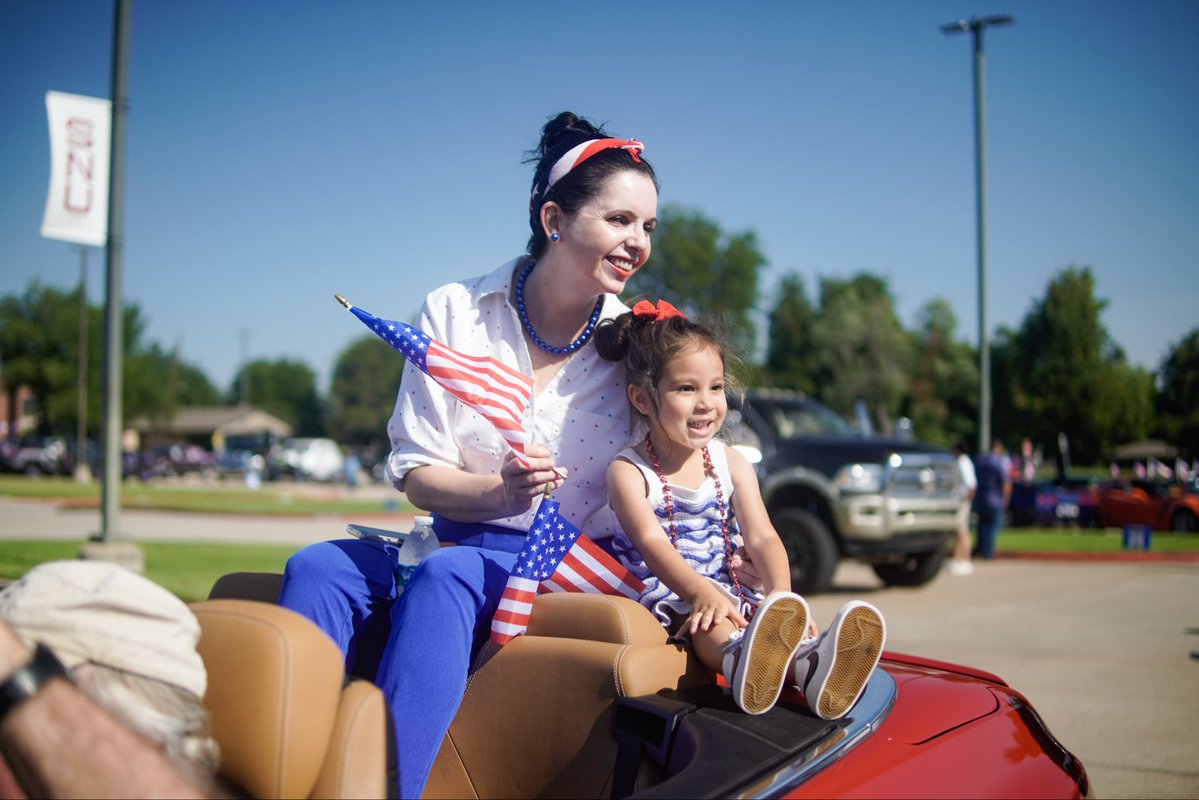 jenanelsonforok's tweet photo. Yesterday’s Bethany Boom Parade was both a celebration of America’s past and a hopeful vision for a better tomorrow! Thanks to all who turned out to support this campaign to #FlipTheFifth! 🇺🇸 https://t.co/m9BtUCpugd