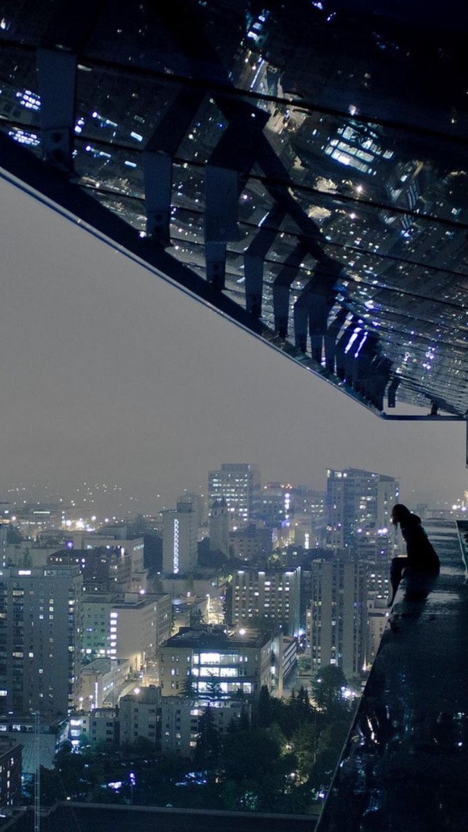 footbotter's tweet photo. Life is too short for never looking up from your screen - Khôi C. Thủy https://t.co/w1Ww6FYQnW