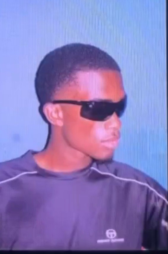 rusikakora7's tweet photo. @killeures Wtf wrong with this inbred face niqqa https://t.co/TiHLiat74w