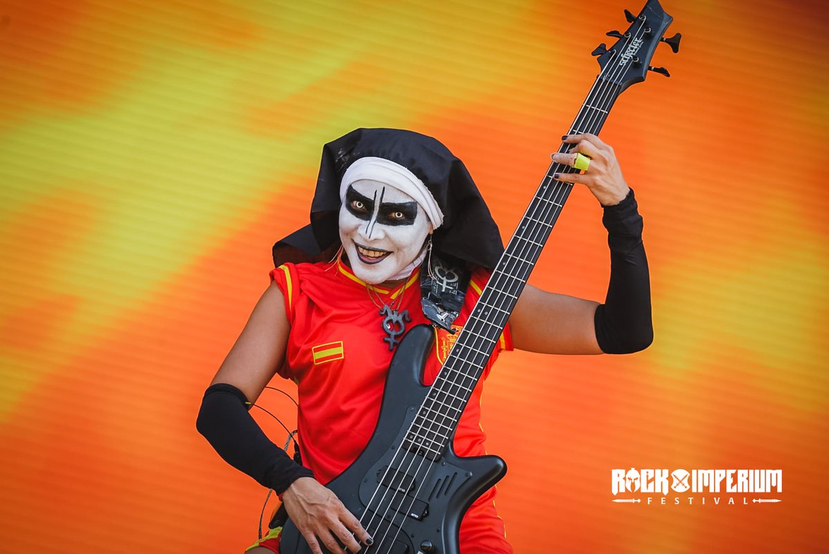 RockImperiumFes's tweet photo. 🖤🔥 Dogma lleva la oscuridad y la provocación a Rock Imperium Festival 2026 🔥🖤

Una puesta en escena hipnótica, riffs contundentes y una atmósfera envolvente que está atrapando todas las miradas⚡

Dogma está demostrando sobre el escenario que personalidad, magnetismo y contundencia pueden ir perfectamente de la mano. 🤘

Un directo tan intenso como cautivador.

:: ::

🖤🔥 Dogma brings darkness and provocation to Rock Imperium Festival 2026 🔥🖤

A hypnotic stage presence, crushing riffs and an immersive atmosphere are capturing every eye. ⚡

Dogma is proving on stage that personality, magnetism and heaviness can go perfectly hand in hand. 🤘

A performance as intense as it is captivating.

#RockImperiumFestival2026 #RockImperium #LiveAtRockImperium #RockFamily #Dogma #HeavyMetal #LiveMusic