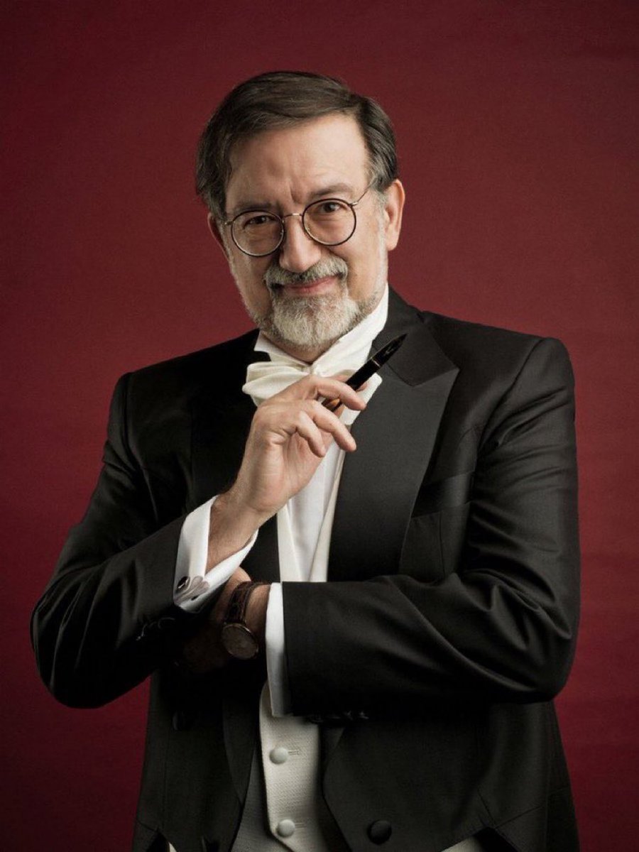 LogHaber's tweet photo. Murat Bardakçı: 

Türkiye'li kavramını kullanmayı eşekçe görüyorum.

Türkiye'de yaşayan herkes Türk ırkından değildir ama Türk'tür.

Bu memlekettensen, ‘Türk'üm’ diyeceksin. ‘Türkiyeliyim’ demek saçma bir şeydir. https://t.co/CAAIn2XVT0