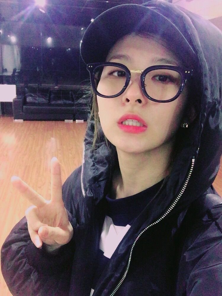 2l022l's tweet photo. 애기야놀자 https://t.co/FCKe4EUBrC