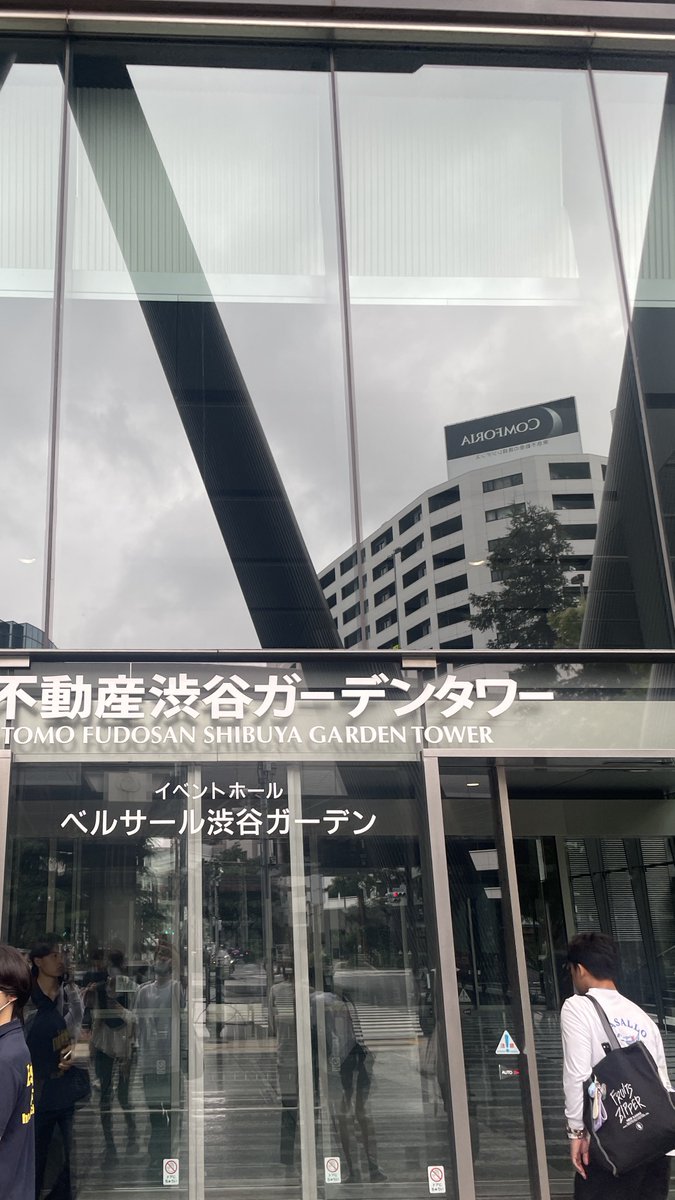 ht_frupper's tweet photo. ふるっぱーを追い続ける二週間楽しかった！
先週6/28は大特典会
（ついでに6/27にB'z見に行ったな…笑）
この前7/4はジーライオン
ほんっっっっっとに濃い週末だった！！

金使いまくったのでバイト頑張ります。 https://t.co/wo9nw5QhgJ