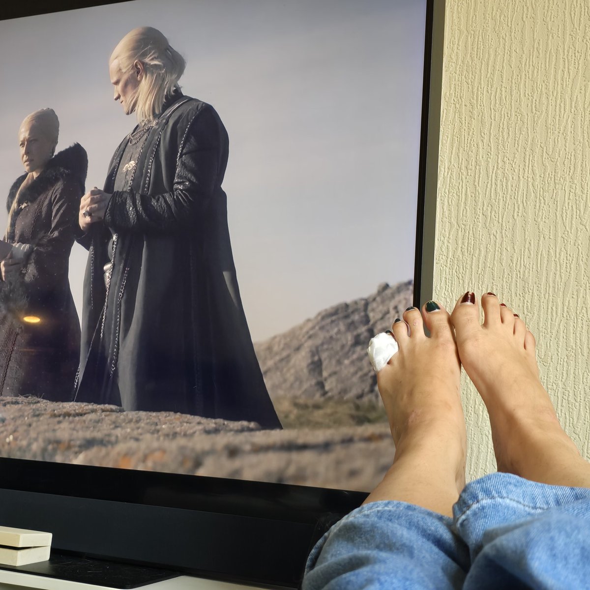 SpicyNice420's tweet photo. Oh no i broke my toe! https://t.co/LIq9el8Yor