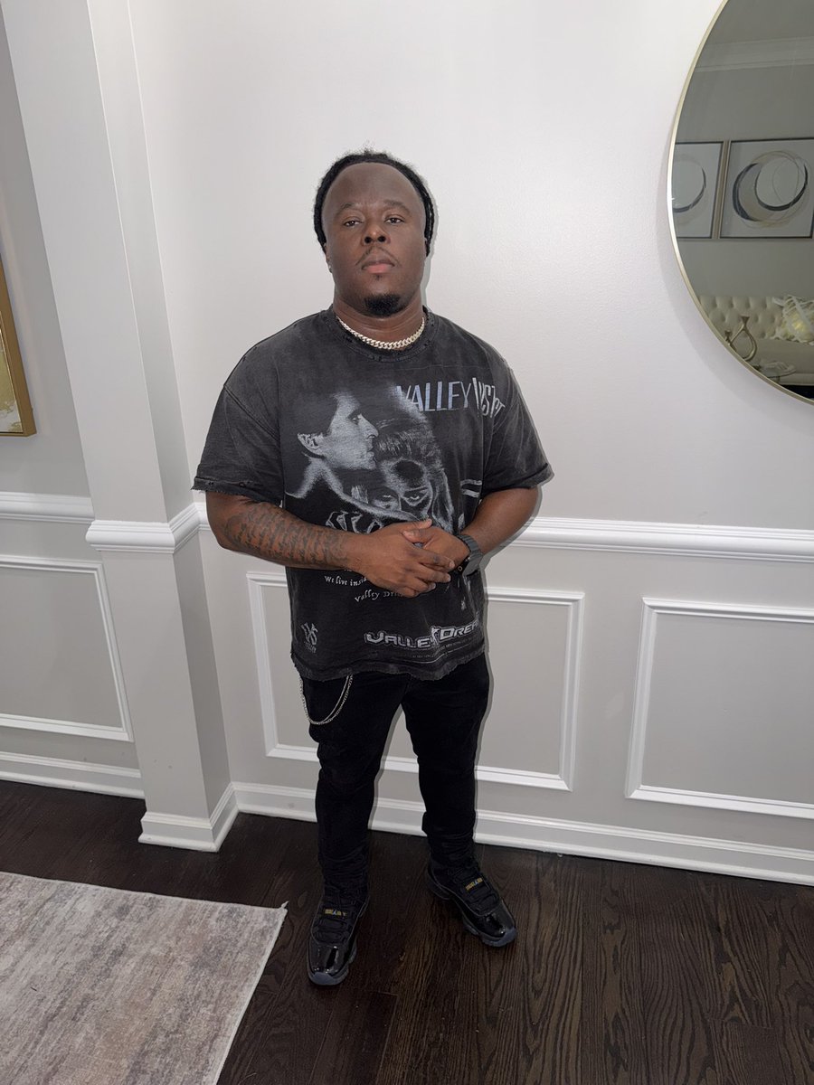 IBallHoesCall's tweet photo. The only things that's gonna take that pain away that's if you get racks https://t.co/6pzfkr7DEl