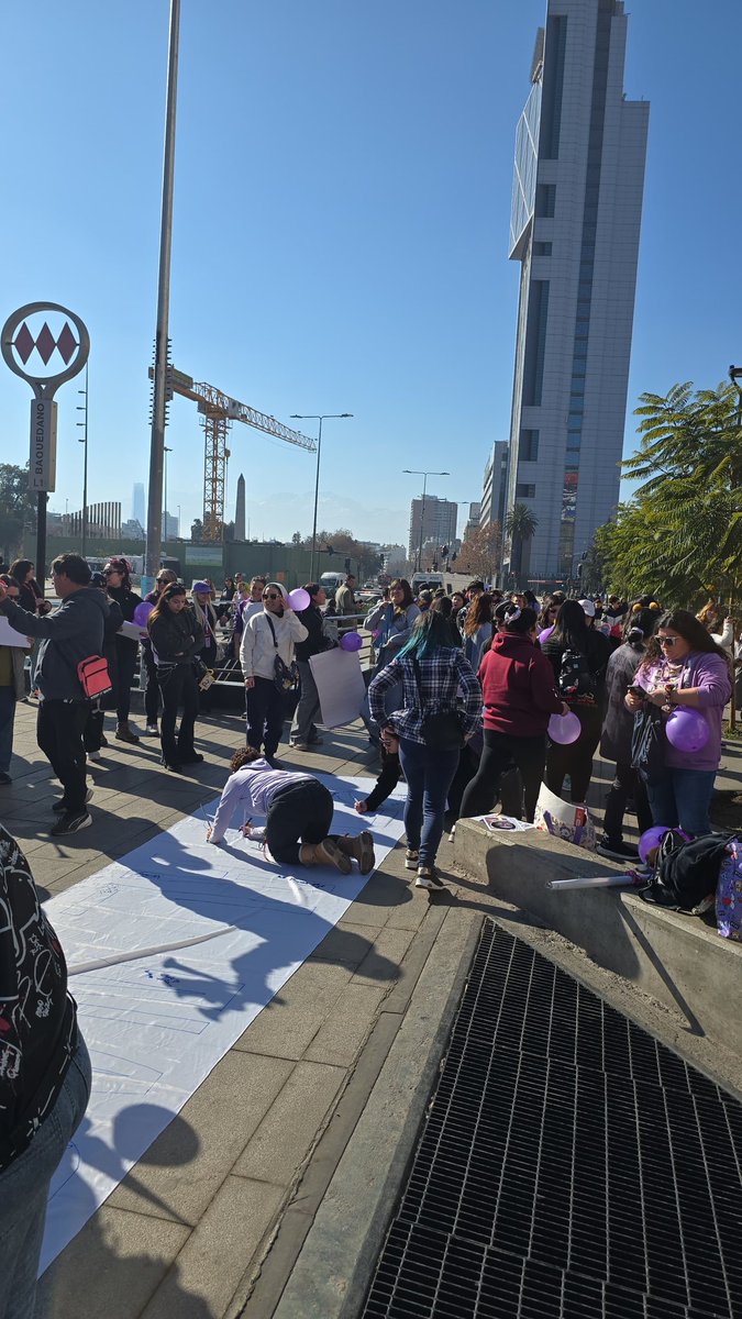 totty_xio24's tweet photo. Army de todas partes de Chile ya se están juntando para la gran marcha para que BTS pueda estar en el estado nacional por favor ayúdanos a compartir!
​#chilequierebts #ARMYchile #respetoalosfans #respectarmychile #respectbtschile #BTSALNACIONAL https://t.co/cqFsQQzqwi