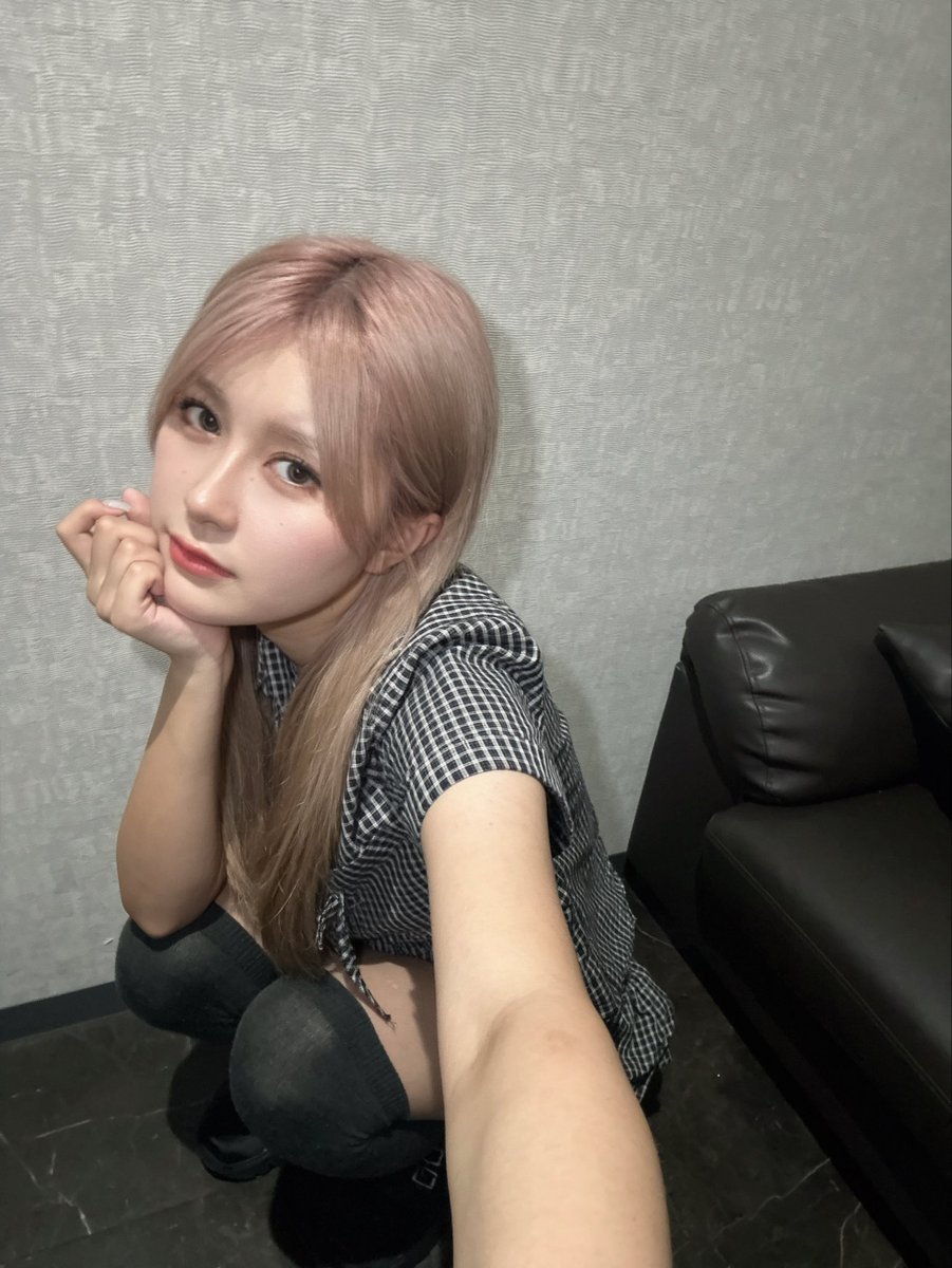 acomingZZ's tweet photo. ﾜﾎｰ　自撮りは盛ってなんぼ https://t.co/89yGkZgWWU