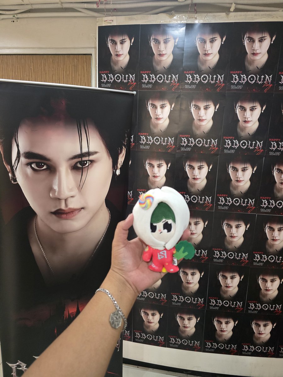 sswm_emiko's tweet photo. ฝากประชาสัมพันธ์นะคะ ใครไปแกลแล้วร้านปิดและสามารถแวะไปถ่ายรูปเล่นได้ ถ่ายแล้ว
🚨 รบกวนเก็บเข้าที่ให้เขาหน่อยน๊าา ( อย่าเพิ่งเอาเฮียกลับบ้าน ) ให้เฮียได้ต้อนรับ #กองกำลังบุ๋นเปรม . ก่อนนนน
#HBD31th_B0unDay #bb0un https://t.co/3ZzV0xGs6h