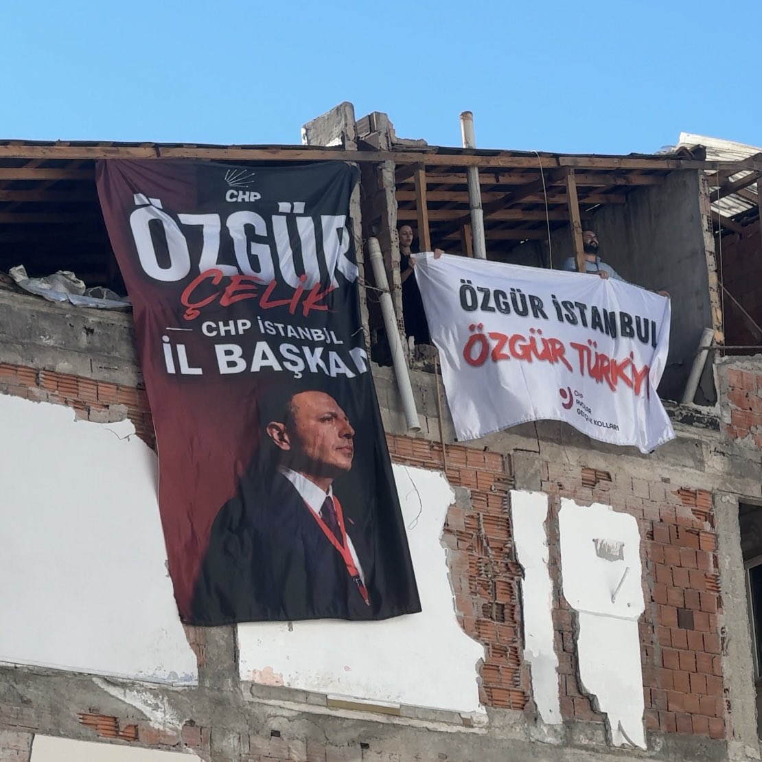 palas62's tweet photo. CHP İstanbul İl Başkanı Özgür Çelik’tir.

Kayyumlar Gidecek, Biz Kalacağız! https://t.co/aBSkNFZEPe