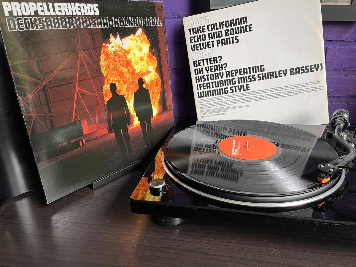 DonQuichotte69's tweet photo. #plaatvandedag Propellerheads - Decksandrumsandrockandroll (1998, Wall of Sound) #vinylcollection #nowspinningonvinyl #wallofsound #90smusic https://t.co/AzbQLe3sp6