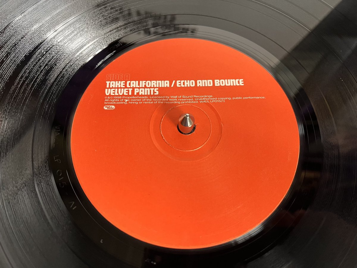 DonQuichotte69's tweet photo. #plaatvandedag Propellerheads - Decksandrumsandrockandroll (1998, Wall of Sound) #vinylcollection #nowspinningonvinyl #wallofsound #90smusic https://t.co/AzbQLe3sp6