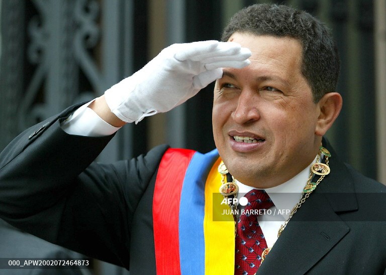 ArmandoInfo's tweet photo. Cautivado en Libia por los procedimientos de una constructora turca, Hugo Chávez la trajo a Venezuela para levantar un urbanismo en Playa Grande. Muchos de sus edificios cedieron de una manera peculiar. ¿Por qué? Lo investigamos👇🏻
https://t.co/ILhZMi2CLR https://t.co/sn78OOJDo4