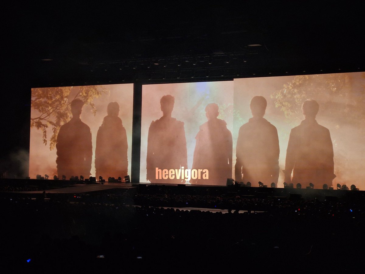 heevigora's tweet photo. "dá um grito" (repetido 300x por membros diferentes)
"vamos"
"engene"
"te amo"
"todo mundo junto"
"obrigado"
sunoo cantando arrependidaço melhor que a gente
eles negando com o dedo ☝🏻
devolvam eles pra gente, pelo amor de deus preciso ouvir eles falando português de novo https://t.co/URZnZwaRfU