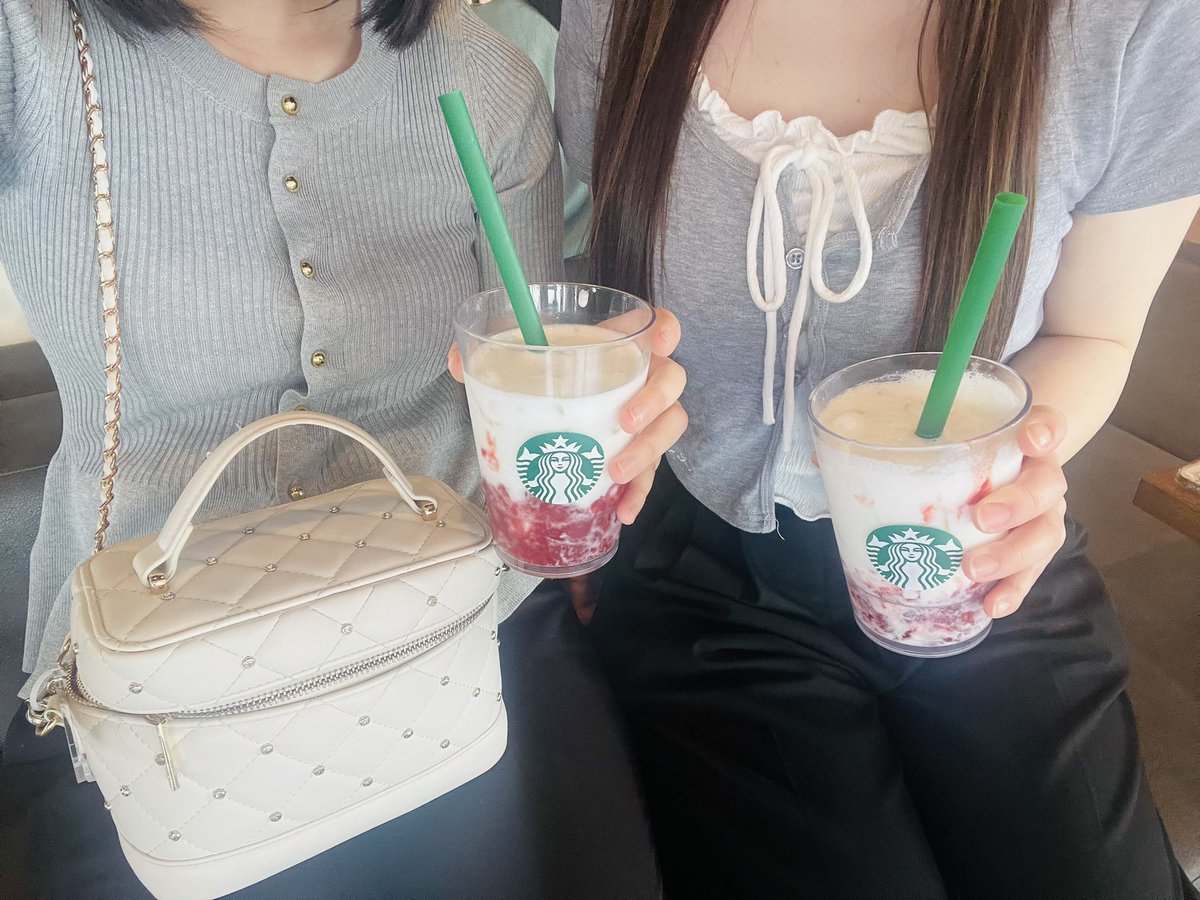 ota_155's tweet photo. スタバ飲むより、ワンドリでアイドル拝んだ方がお得なのでは。。( ɞ̴̶̷ ̫ ʚ̴̶̷ )毎週スタバ民◀️💕 https://t.co/t33HBi9KaE