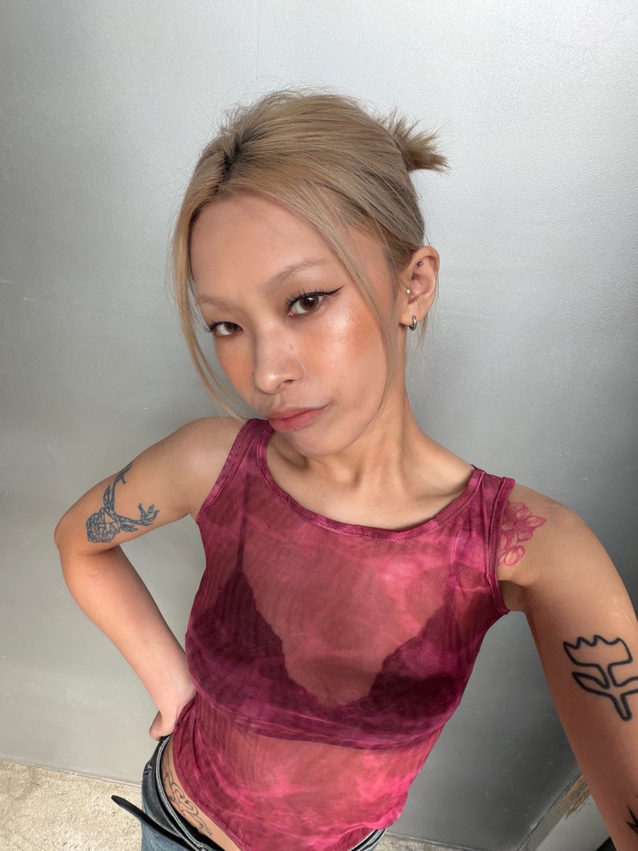 sssssssyl's tweet photo. 偷偷摸摸更新這邊跟那邊^.^ https://t.co/xHI8rLwiK0
