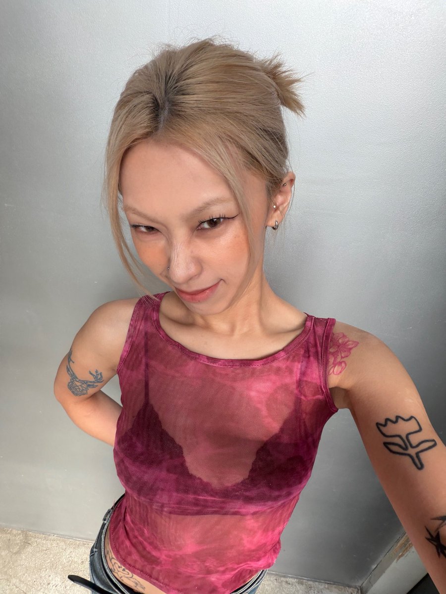 sssssssyl's tweet photo. 偷偷摸摸更新這邊跟那邊^.^ https://t.co/xHI8rLwiK0