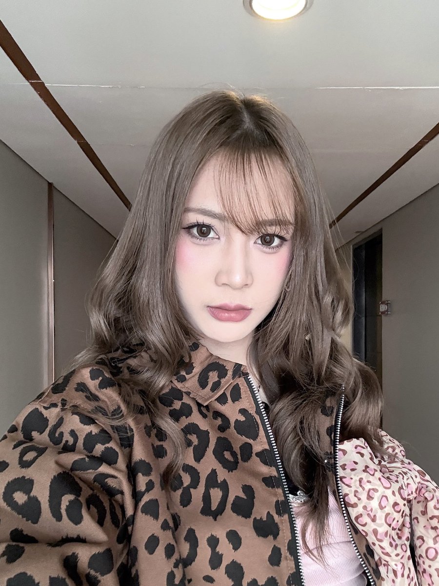 A_GitaJKT48's tweet photo. Yogyakarta dibuka dengan 2Shoot dan MnG!! Terima kasih🌟🐆 
Bertemu di Theater Sementara Yogyakarta!

tmi; sejujurnya aku udah lama ga pernah pakai motif leopard heheh https://t.co/eoSE5d2oLZ