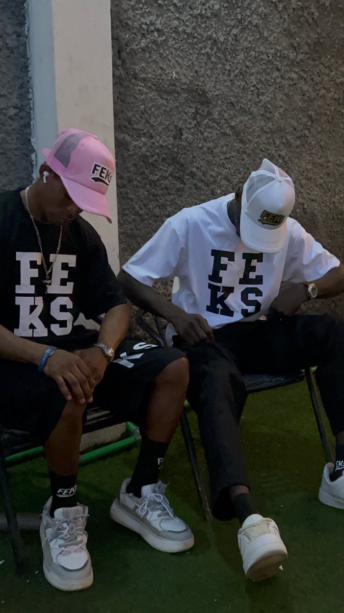 Femifeks's tweet photo. happy sunday frens 

are you touching grass or 

bagging $ANSEM https://t.co/UGD4egKjC2