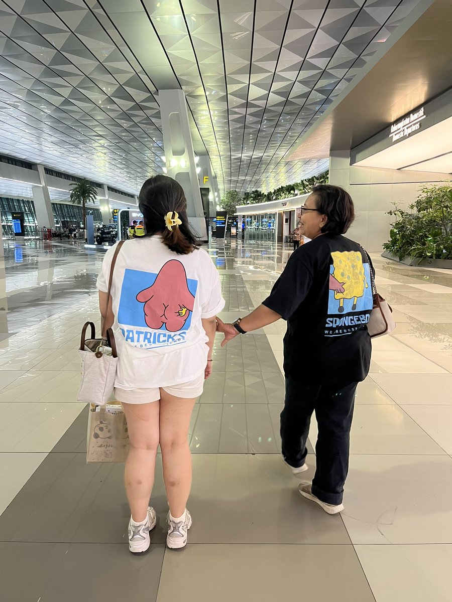 anggiyi's tweet photo. baju couple tp prono https://t.co/z8jLDdnIYN