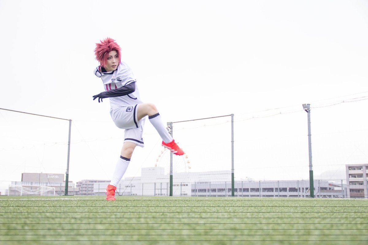 katananonuma's tweet photo. ちなみに屋上フットサルコートはガチボール蹴れる場所だったのでシュートモーションも撮って頂きました！！！
photo▶📸 @Nahato98862121
動画▶ @114514tc
#でんでら03
#でんでら03コスプレ https://t.co/mZSgHr1wnf