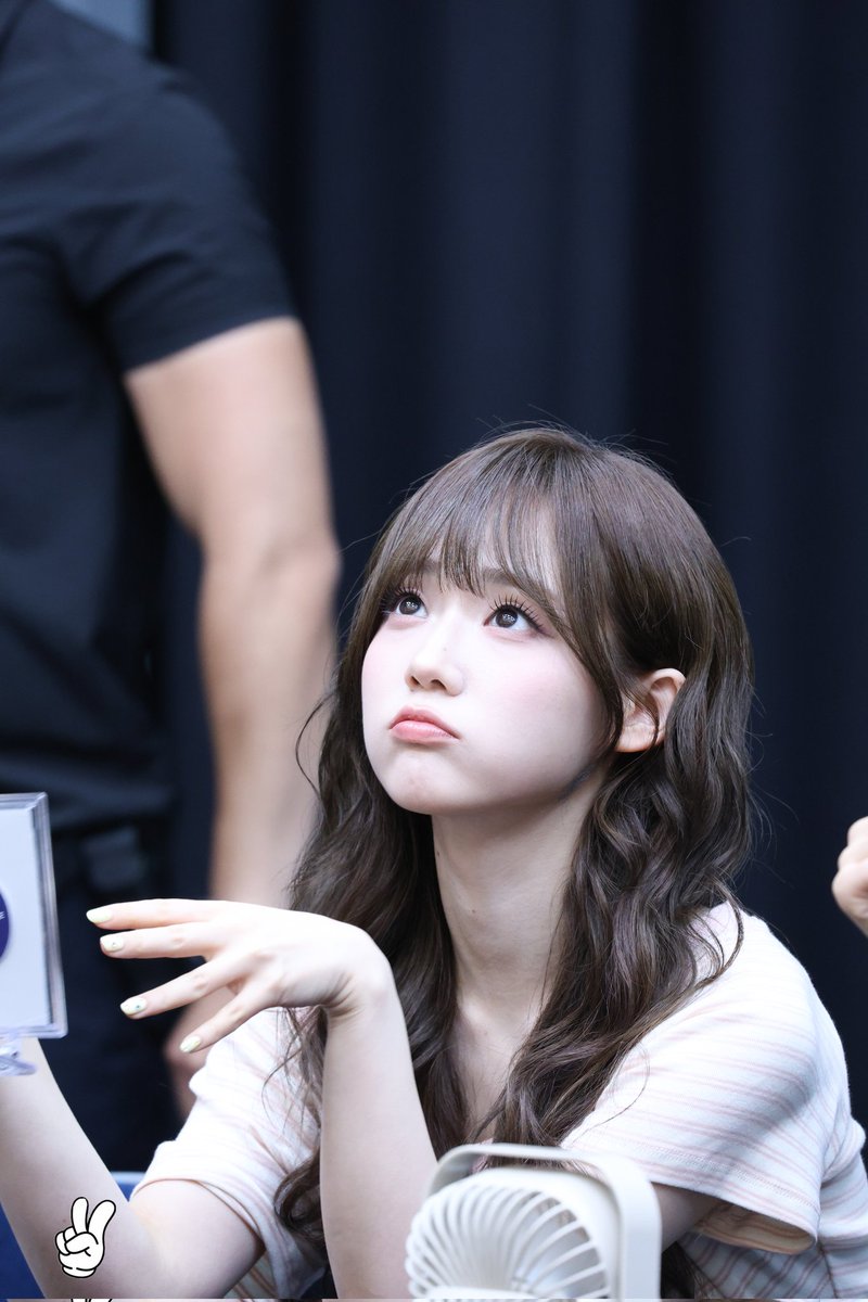 triplesbburing's tweet photo. 20260705 스타라이크뮤직
😃
#트리플에스 #tripleS
#서연 #SeoYeon https://t.co/XRfHCig2Yf