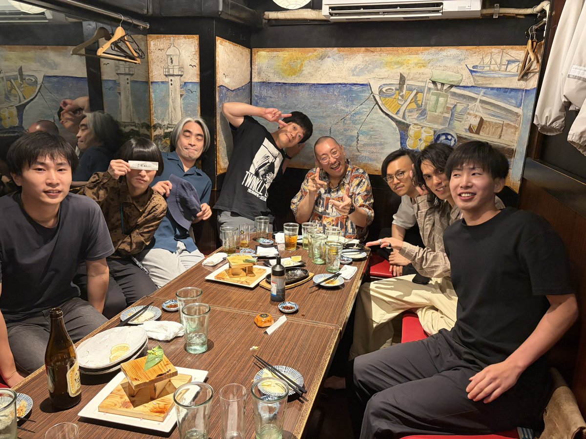 Machiura's tweet photo. 5月開催の漫談独演会「ワンスアゲイン」終演後にやれなかった打ち上げを、まさかのこのタイミングでやりました！バニーとらむ太郎は日程合わずで残念。

独演会はいつもみんなが支えてくれてるから思いきりカマせてます。感謝！

終始楽しかったけど♯諒平 だけは凄いスピードで嫌われてました。 https://t.co/2aYFUBjNn1