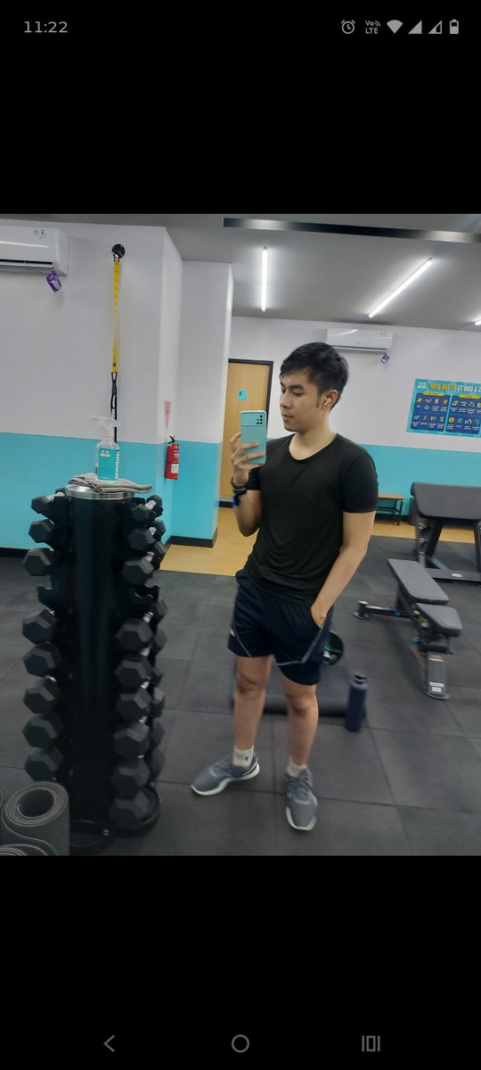 irfs_j's tweet photo. Kinda cool to see what 1 year can do, hope that I can still see what my body could achieve in the gym https://t.co/ExyagdKTvG
